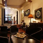 Arc De Triomphe Apartments
