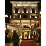 Arc De Triomphe Apartments