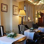 Arc De Triomphe Apartments