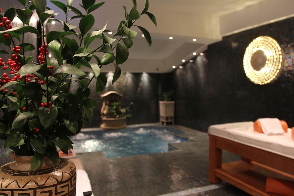 Aparthotel Arc De Triomphe 4*
